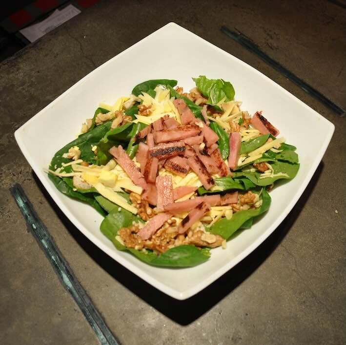 6- Espinaca, panceta dorada, parmesano, huevo, croutons